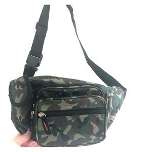 Camo fanny pack